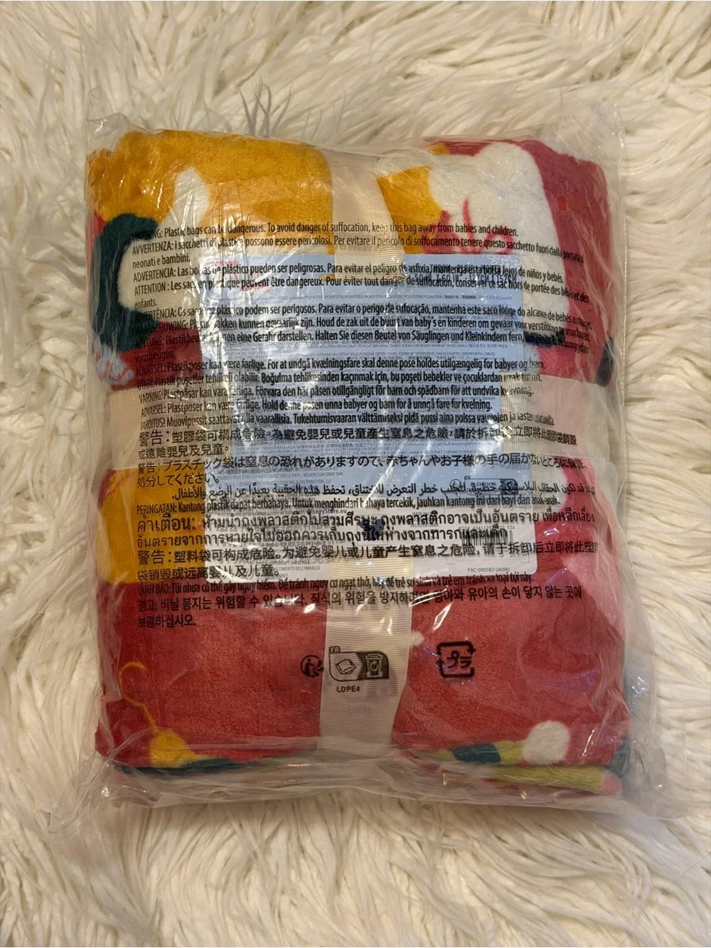 Disney Mickey & Friends Holiday Throw Blanket
